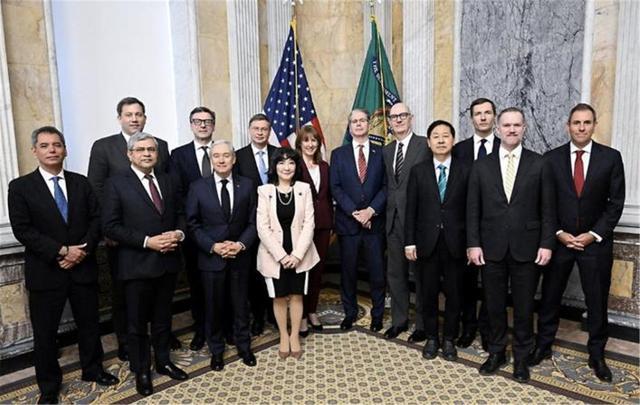 开云官网-全面反华？特朗普报复开始，27国联手，逐一淘汰中国制造